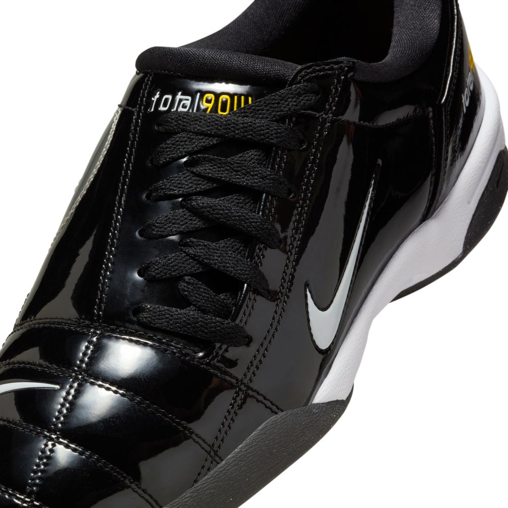 Nike Total 90 SP