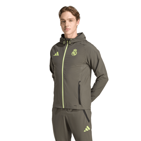 JV5322_1_APPAREL_OnModel_Stand