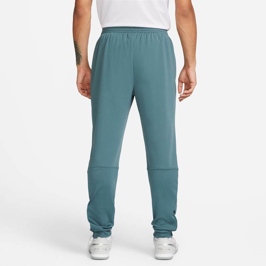 Nike winter warrior therma academy online joggers